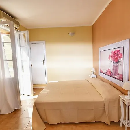 Πανσιόν Domus Regia 3*