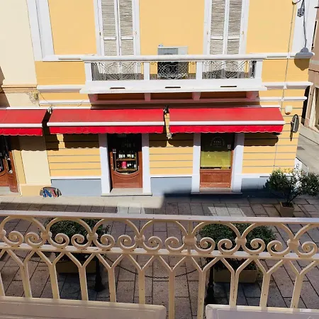 Domus Regia Pensionat 3*