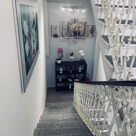 Domus Regia Vendégház 2*