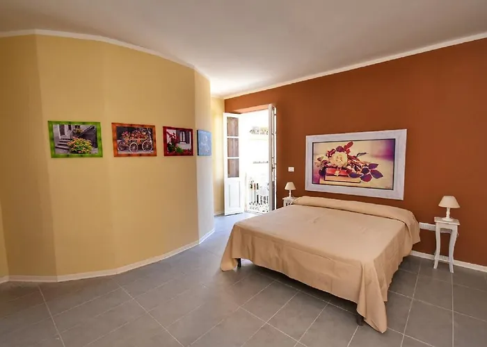 Domus Regia Guest house 3*