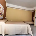Domus Regia 3* أولبيا