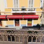 Domus Regia بيت ضيافة 3*
