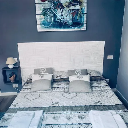 Domus Regia بيت ضيافة أولبيا