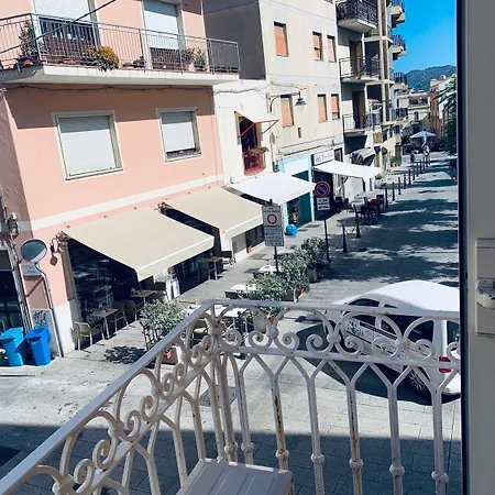 بيت ضيافة Domus Regia